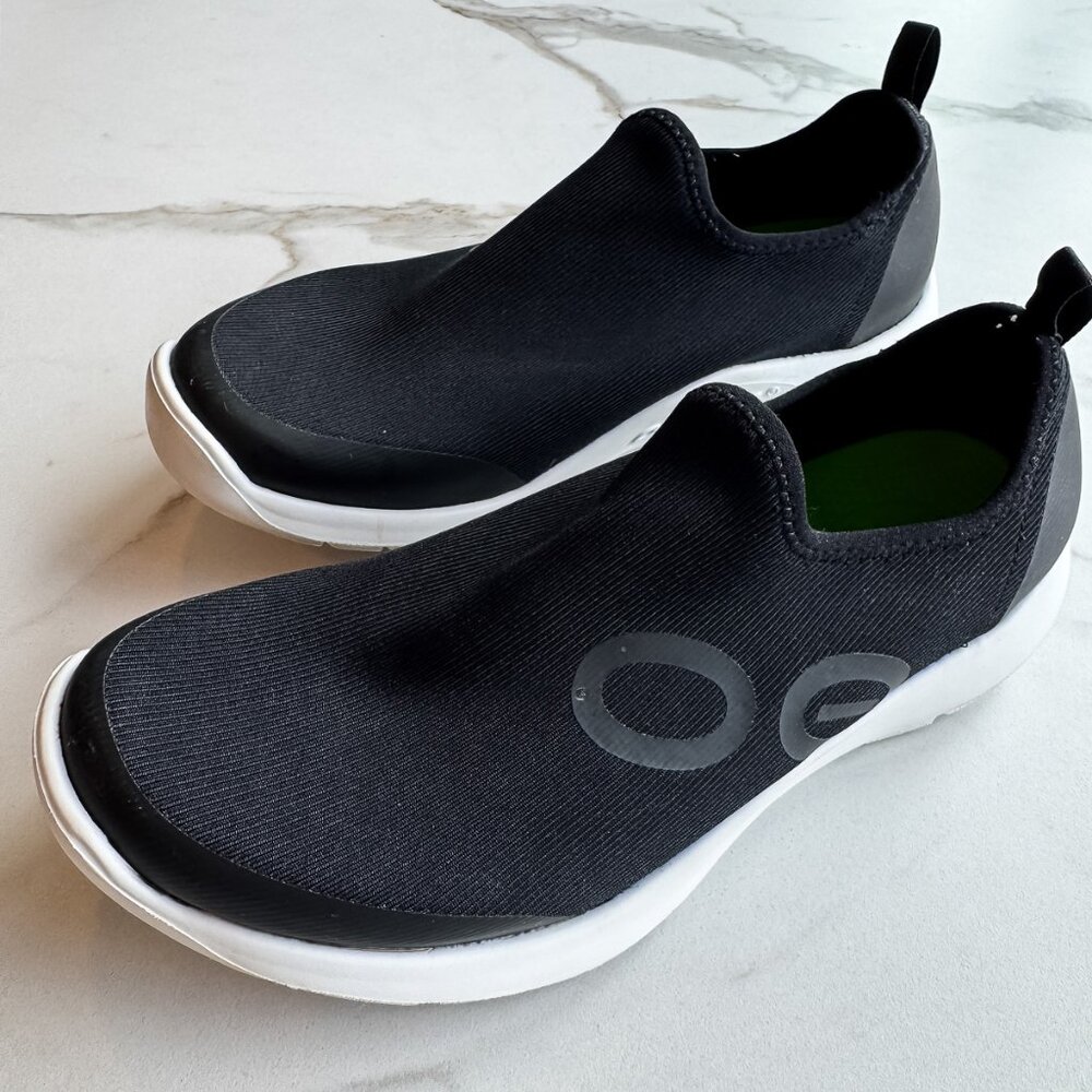 OOFOS - Women's OOmg Sport Low Shoe - White Black